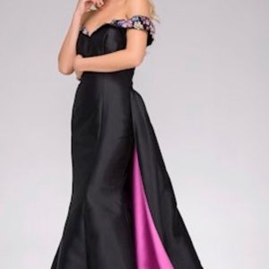 New Jovani size 4 prom or pageant